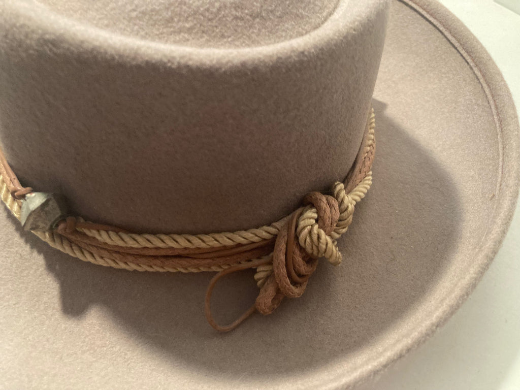 Vintage Cowboy Hat Style, Dasha, Dallas, Texas, Nice Wool Light Brown Hat, Size M, Very Soft Feeling Colorful Art Work, Quality, Cowboy, Made in USA, Western Wear, Rancher, Sun Shade, Very Nice Hat,