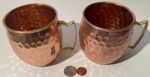 2 Vintage Metal Copper and Brass Mugs, Cups, Moscow Mules, Hammered Metal, Set of Mugs, Home Decor, Bar Decor, Shelf Display, Use Them