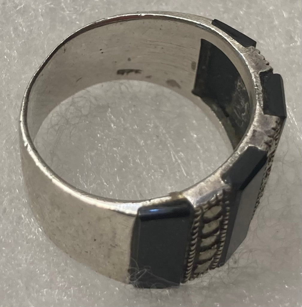 Vintage Sterling Silver Ring With Nice Black Onyx and 15 Small Crystal Stones Design, Quality, Size 7 1/2, Jewelry, 0543, Accessory, 925, Clothing, Necklace, Charm, Bracelet