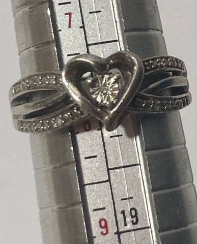 Vintage Sterling Silver Ring, Nice Heart with Sparkly Stone Design, Size 7 1/2, Nice Design, Quality, Jewelry, 0973, Accessory, Stamped 925 Inside, Clothing, Necklace, Charm, Bracelet, Engagement, Wedding,