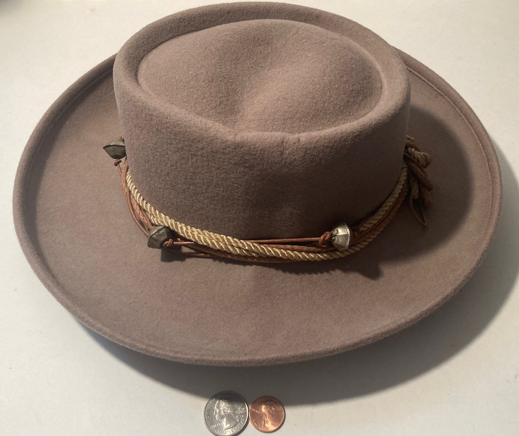 Vintage Cowboy Hat Style, Dasha, Dallas, Texas, Nice Wool Light Brown Hat, Size M, Very Soft Feeling Colorful Art Work, Quality, Cowboy, Made in USA, Western Wear, Rancher, Sun Shade, Very Nice Hat,