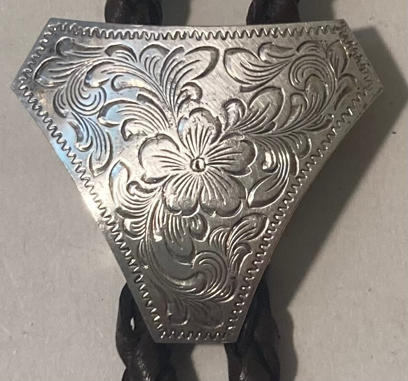 Vintage Metal Bolo Tie, Nice Silver Tri Shape Design, Nice Western Design