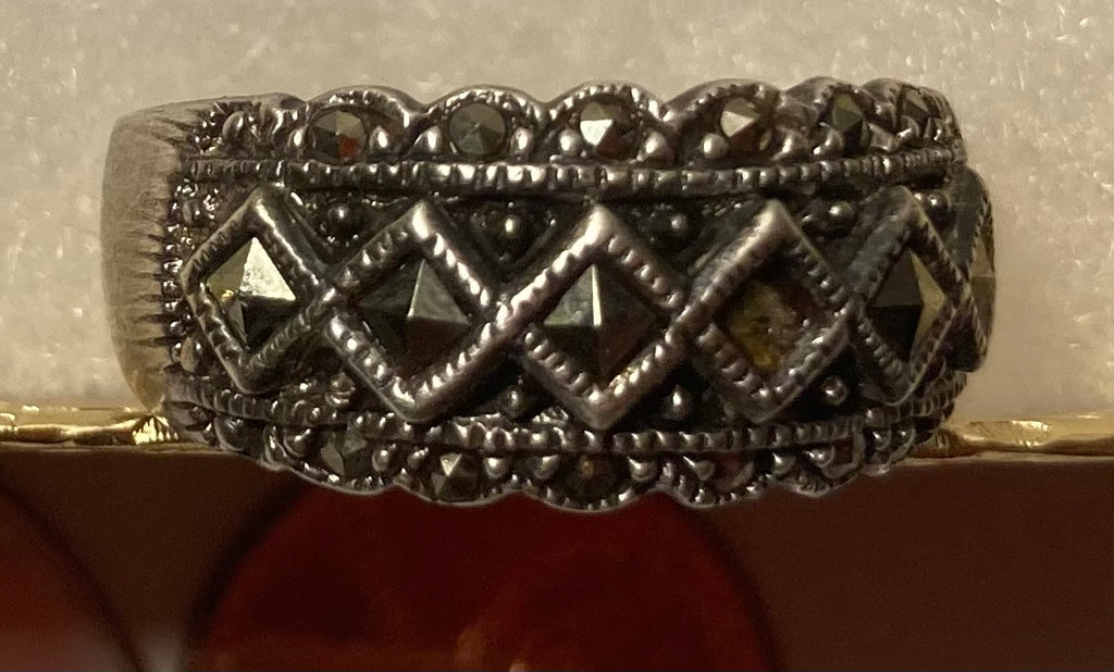 Vintage Sterling Silver Ring, Triangles, Diamond Cut, Filigree, Nice Design, Size 8", Quality, Jewelry, 0614, Accessory, 925, Clothing, Necklace, Charm, Bracelet