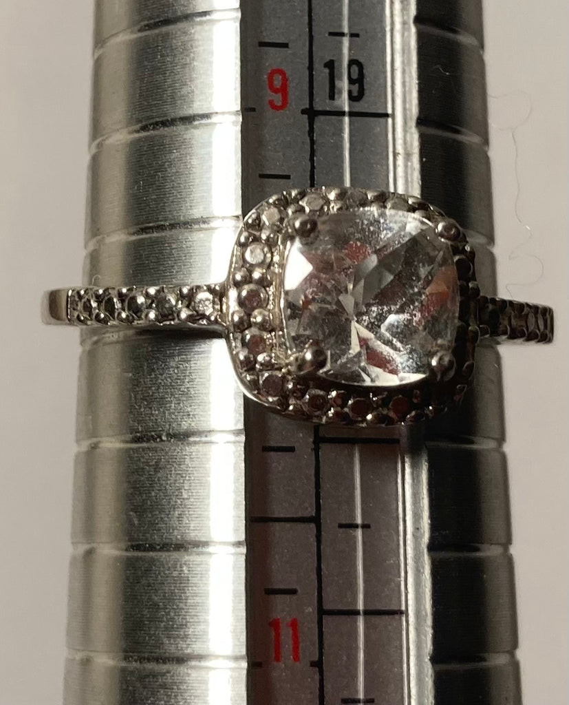 Vintage Sterling Silver Ring, Nice Sparkly Stone Design, Very Nice Unique Design, Size 10, Quality, Jewelry, 0651, Accessory, 925, Clothing, Necklace, Charm, Bracelet,