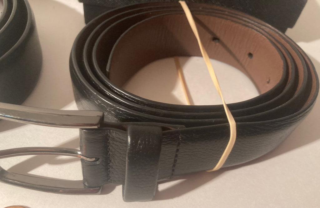 Vintage Lot of 4 Assorted Leather Belts, Nice Good Leather Designs, Dress, Suits, Classy, Quality, Country & Western, Western Wear, Resell, Assorted Sizes, For Belts, Fashion, Shelf Display, Nice Belts, Wholesale, Shipping in the U.S.