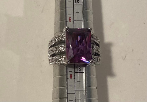 Vintage Sterling Silver Ring, Nice Ring with Nice Purple Stone Design, Size 7, Nice Design, Quality, Jewelry, Accessory, Stamped 925