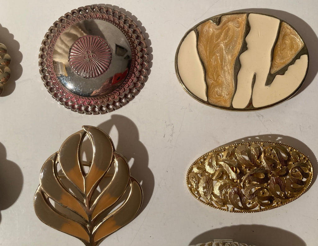 Vintage Lot of 14 Assorted Different Style Belt Buckles, Art Deco, Retro, Country & Western, Western Wear, Made in USA, Resell, For Belts, Fashion, Shelf Display, Nice Belt Buckles, Wholesale