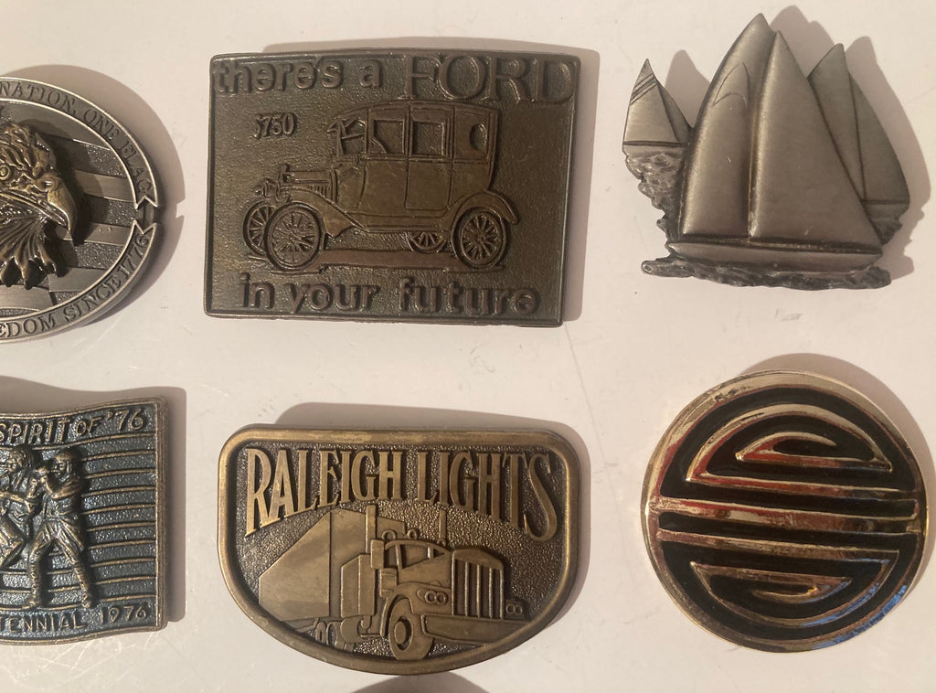 Vintage Lot of 14 Assorted Different Country and Western Wear Style Belt Buckles, Colts, Superman, Country & Western, Art, Resell, For Belts, Fashion, Shelf Display, Some May Need Work, Nice Belt Buckles, Wholesale