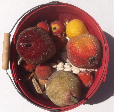 Vintage Fruit Basket Display, Vintage Basket with Handle, Table Display, Home Decor, Home Decorations