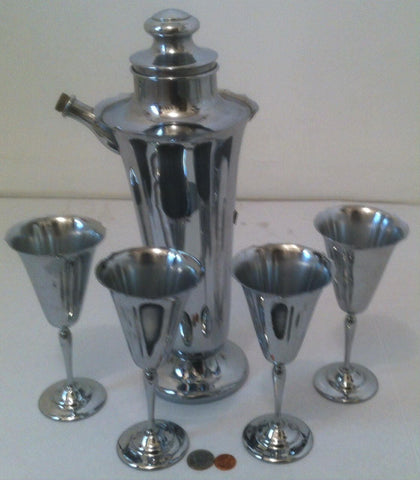 Vintage Set of 5 Pieces of Chrome Cups and Pitcher, Chromium, Shelf Display, Home Decor, Kitchen Decoration, Serving Pitcher, Chrome Cups