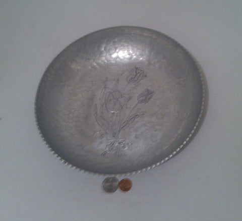 Vintage Round Metal Pewter Silver Dish, Flower Design, 10 x 2, Silver Co, Fruit Bowl, Snack Bowl, Table Display, Shelf Decor, Home Decor