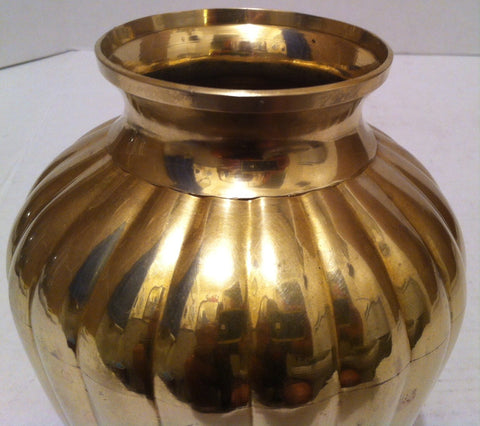 Vintage Metal Brass Vase, Heavy Duty, 2 1/4 Pounds, 7" x 5", Thick Metal, Home Décor, Quality Vase, Table Display, Shelf Display