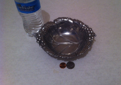 Vintage Metal Silver Arthur Court Grape Dish, 7" x 2", Heavy Duty Quality, Grapevines, Kitchen Decor, Table Display, Shelf Display