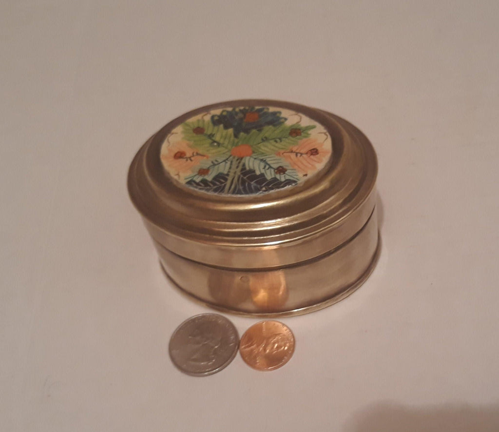 Vintage 1979 Metal Brass Storage Box, Stash Box, 3 1/2" x 2 1'/2" x 2", Nice Closing, Dresser Decor, Table Display, Shelf Display
