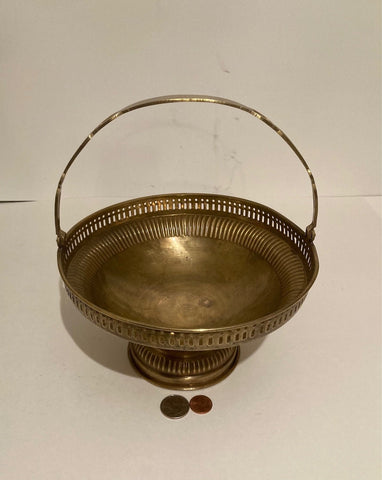 Vintage Metal Brass Basket, Fruit Bowl, Container, Basket Size is 8" x 4 1/2", Home Decor, Table Display, Shelf Display