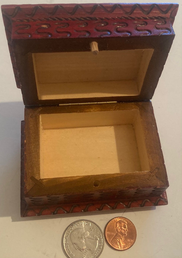 Vintage Wooden Trinket Box, Storage Box, Stash Box, Nice Red Design, , 3 1/2" x 2 1/2" x 2 1/2", Dresser Decor, Shelf DIsplay