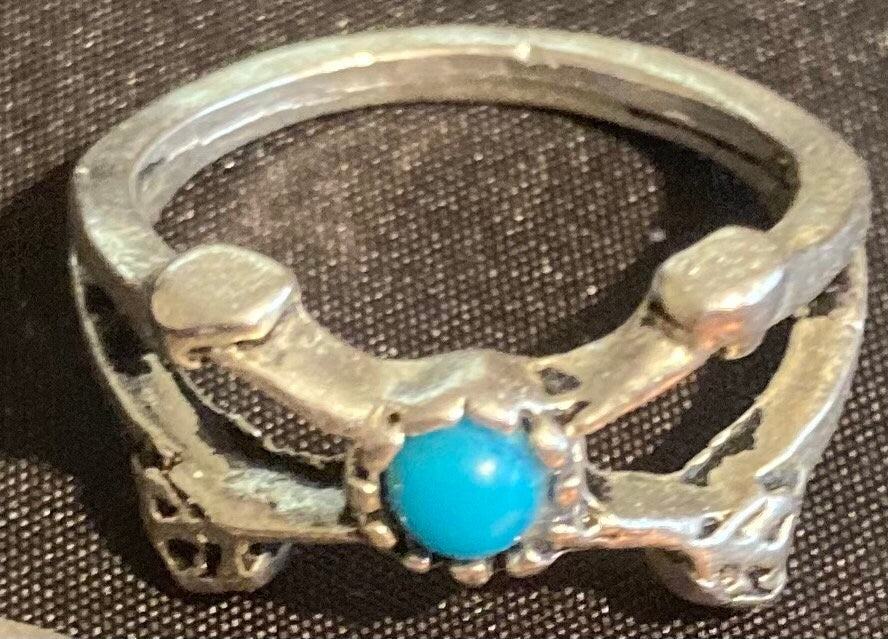 Vintage Sterling Silver Metal Turquoise Ring, Size 5 1/2, Nice Design, Jewelry, Fashion, Finger Fun