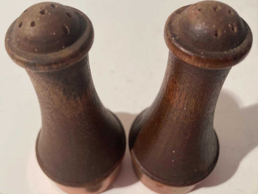 Vintage Wood and Copper Salt and Pepper Shaker Set, Table Decor, Kitchen Decor, Shelf Display, Spice, Seasonings