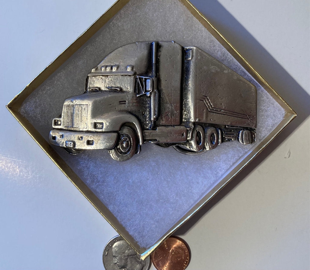 Vintage 1982 Metal Belt Buckle, Semi Truck, 18 Wheeler, Big Rig, Truck Driving, Heavy Duty, Quality, Thick Metal, Made in USA