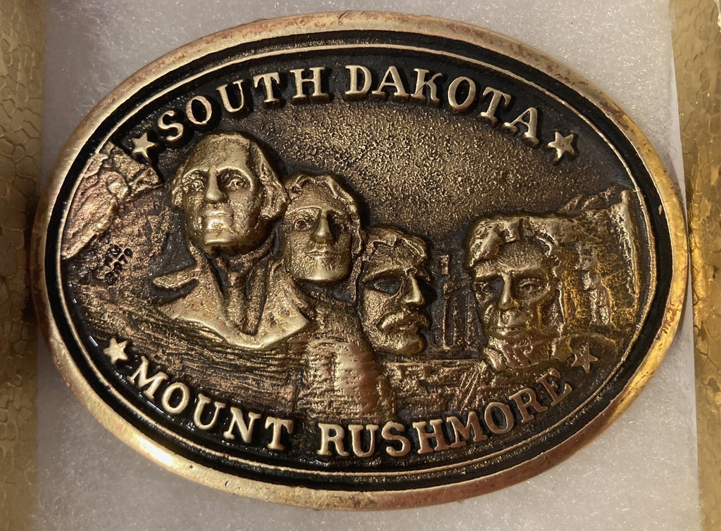 Vintage 1978 Metal Belt Buckle, Brass, South Dakota, Mount Rushmore, Presidents, Nice Western Design, 3 1/2" x 2 1/2", Heavy Duty, Quality
