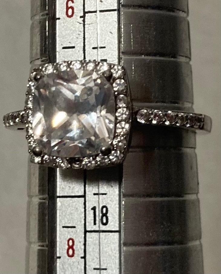 Vintage Sterling Silver Ring, Nice Big Sparkly Stone Design, Size 7, Nice Design, Quality, Jewelry, 0803, Accessory, Stamped 925, Clothing